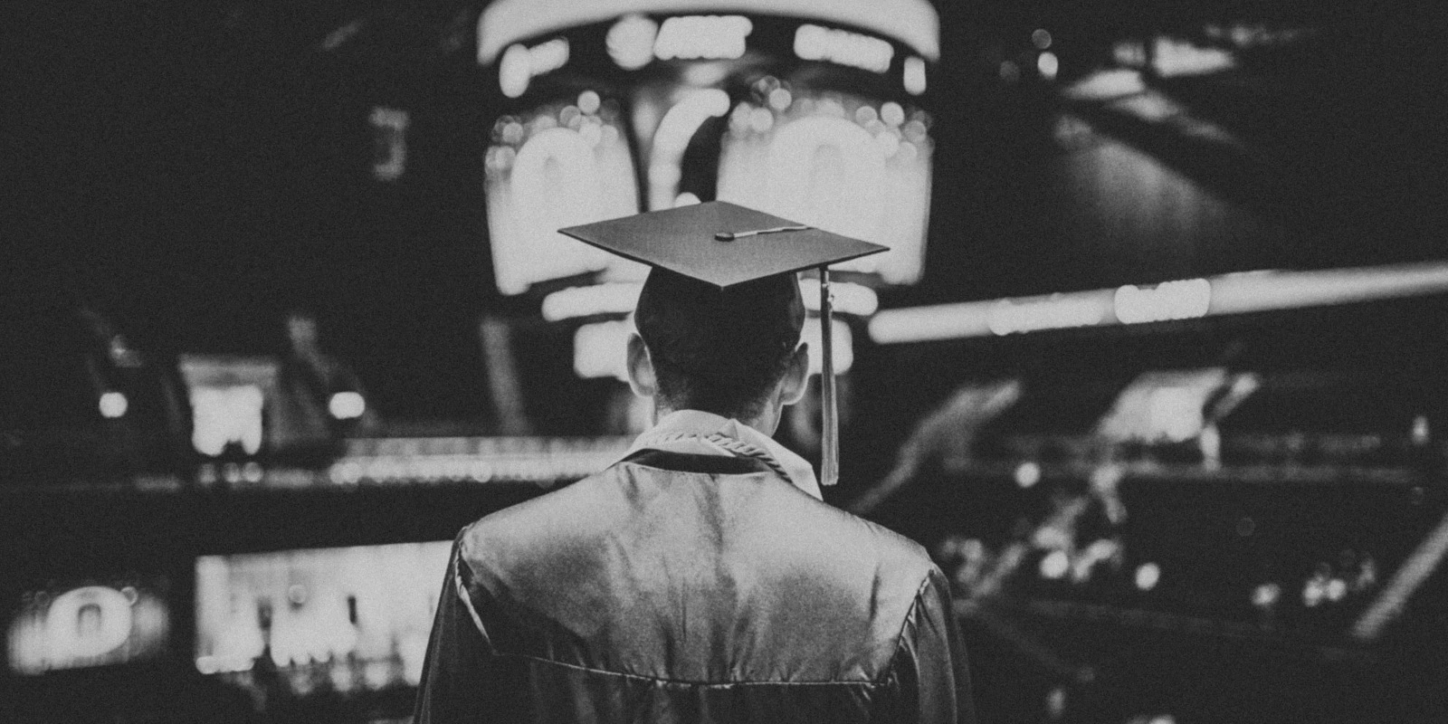 Analyse de Réseaux Sociaux : Outils et Techniques en Licence MIASHS