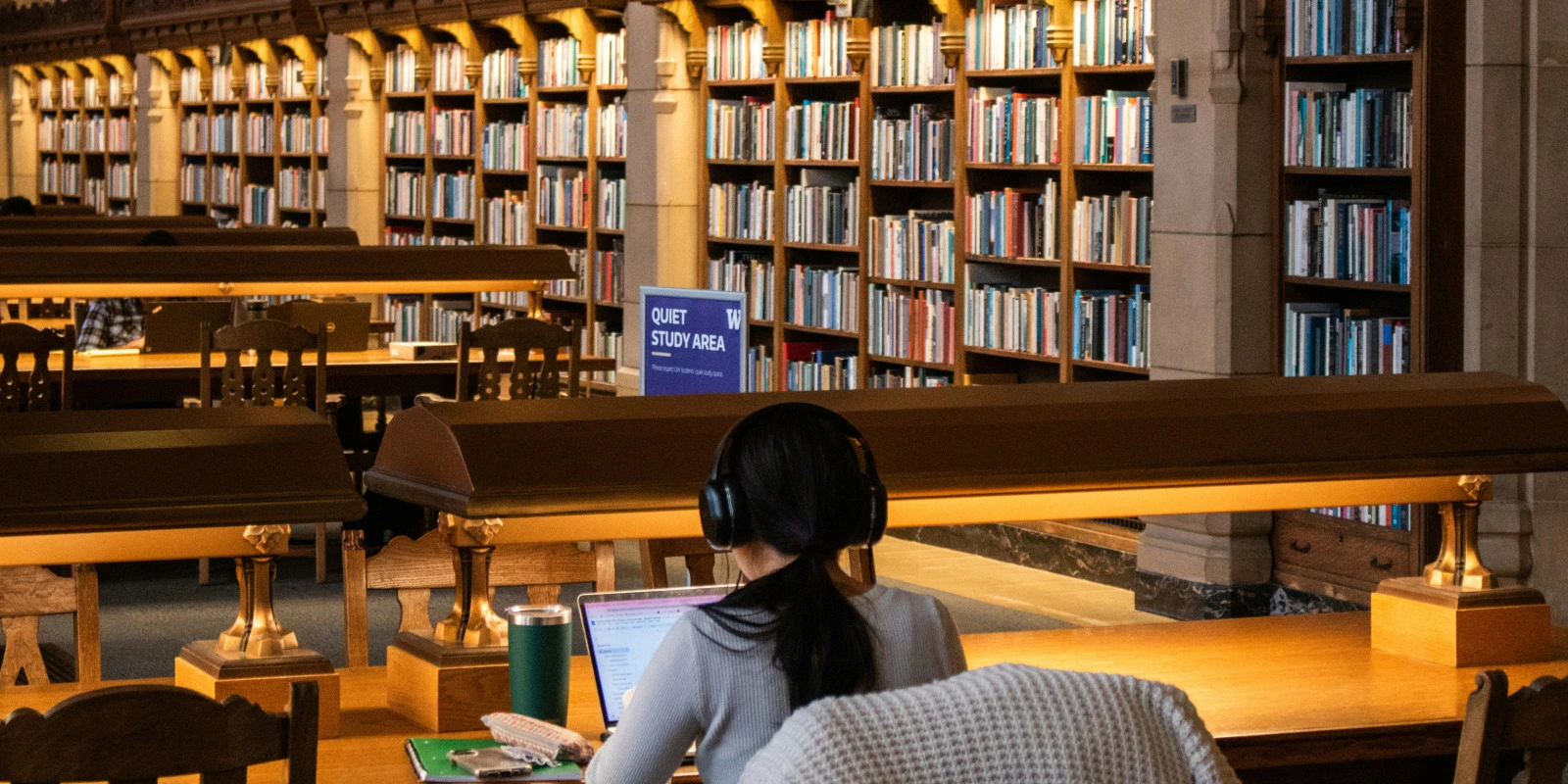 Bases de Données et Systèmes d'Information : Applications en Sciences Humaines